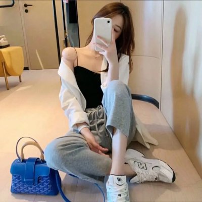 背后的她，眼前的我